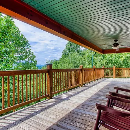 Big Bear Lodge Holiday Home
